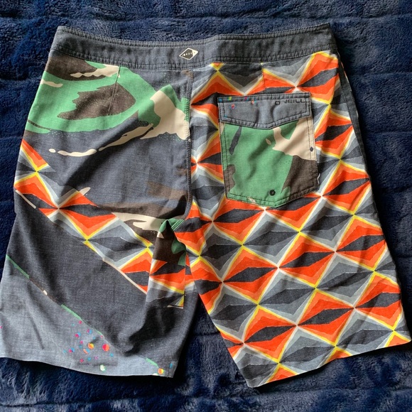 O’Neill board shorts - Picture 2 of 2